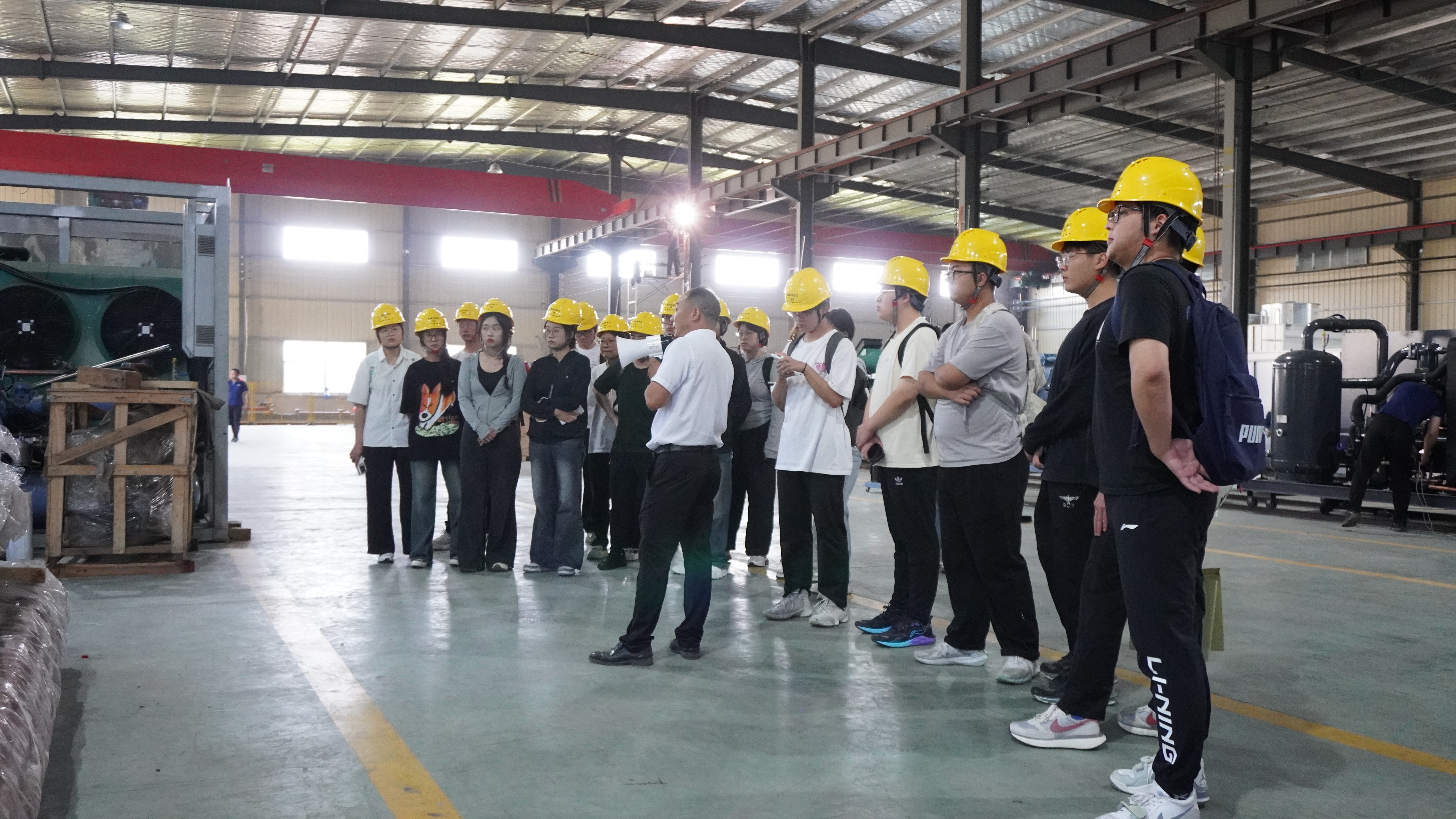 走進(jìn)企業(yè)，促進(jìn)就業(yè)——熱烈歡迎礦大“小黃帽”！